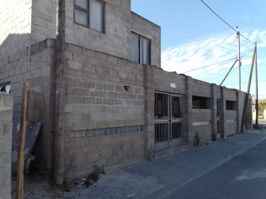 5 Bedroom Property for Sale in Delft Western Cape